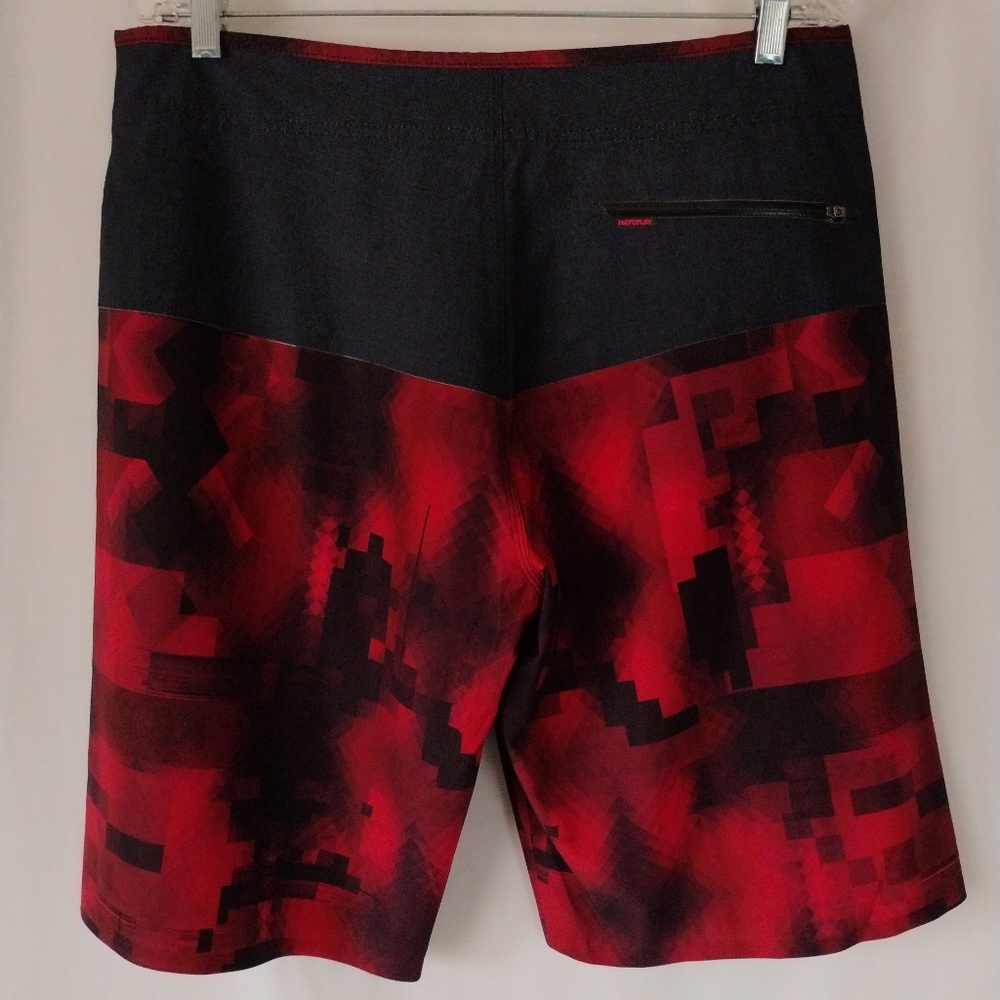 Men's Oakley Red & Black "Pixel Glitch" Surfing Board Shorts Swim Trunks Summer - Picture 7 of 15